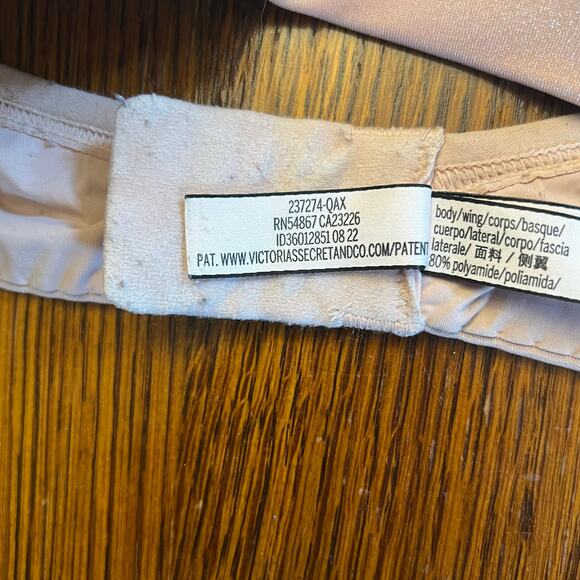 VS Pink 40D T-Shirt Lightly Lined Wireless Bra - Picture 6 of 9